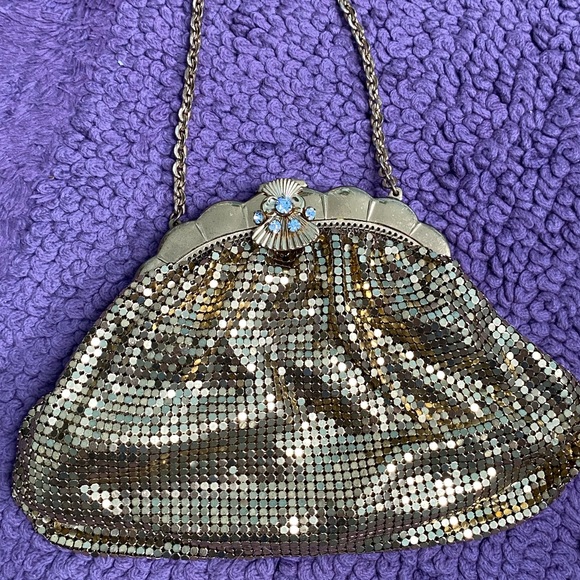 Vintage gold evening bag with matching coin purse - Picture 3 of 8